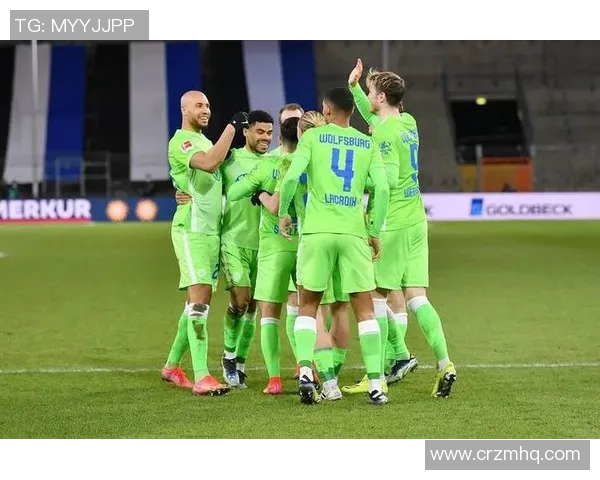 德甲焦点战:勒沃库森主场迎战多特蒙德争夺三分之战 德甲焦点战:勒沃库森主场迎战多特蒙德争夺三分之战